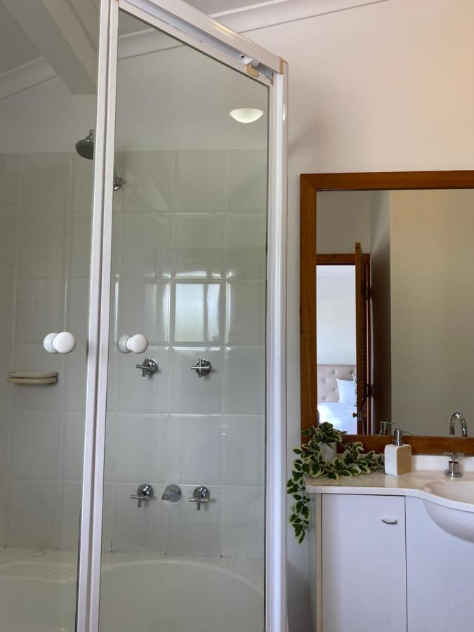 Luxury Top Floor Sunset Villa Noosaville Exterior foto